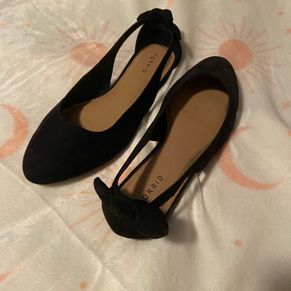 11W black flats - Picture 2 of 3